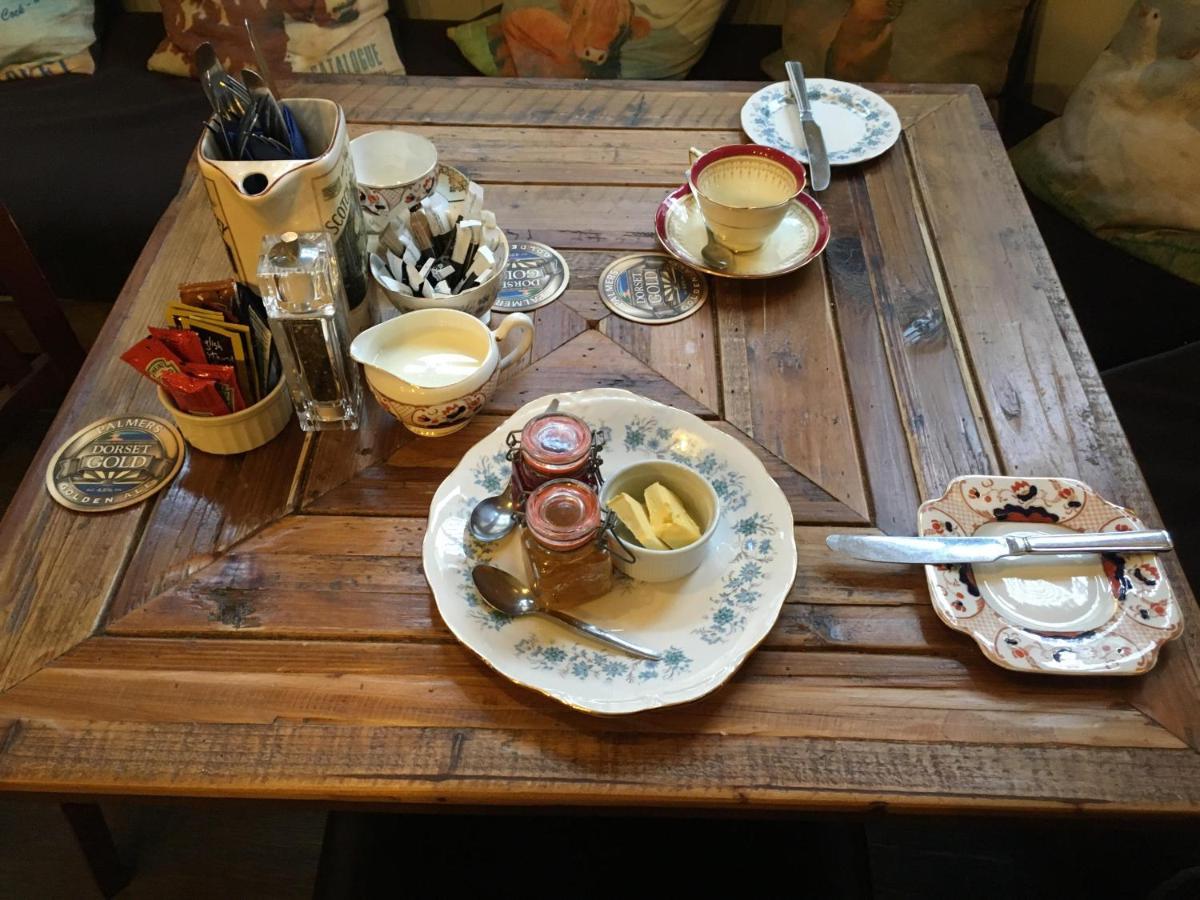 Phelips Arms Bed & Breakfast Montacute Dış mekan fotoğraf
