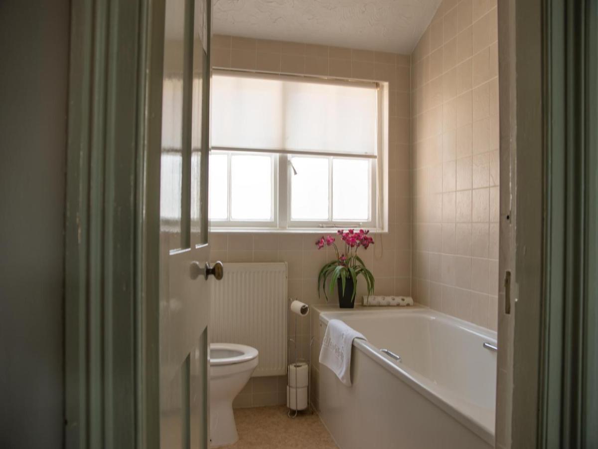 Phelips Arms Bed & Breakfast Montacute Dış mekan fotoğraf